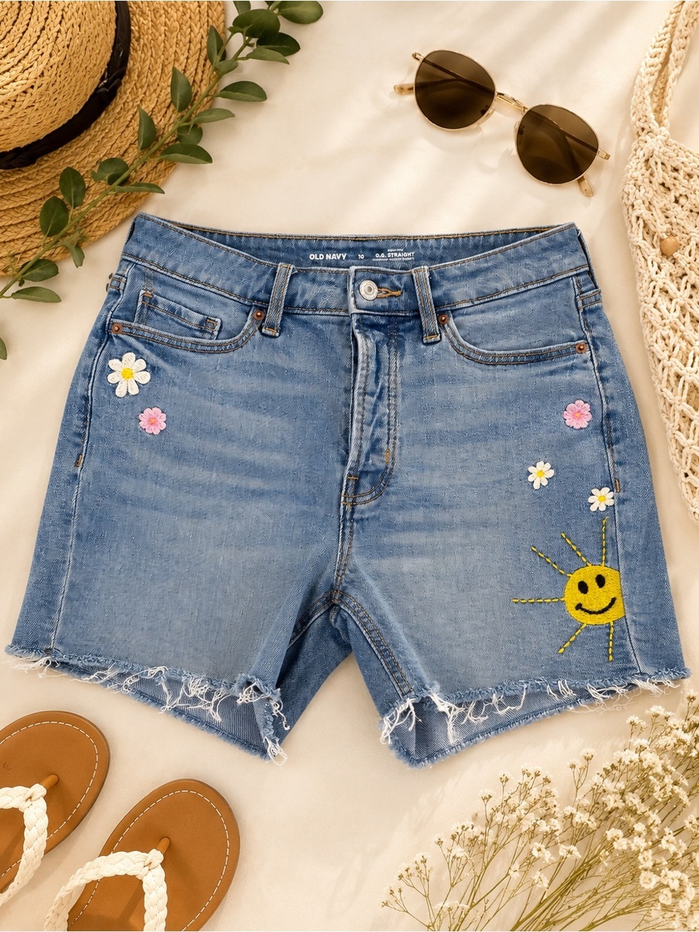 Old Navy High Rise O.G. Straight Embroidered Daisy & Smiley Denim Shorts Size 10
